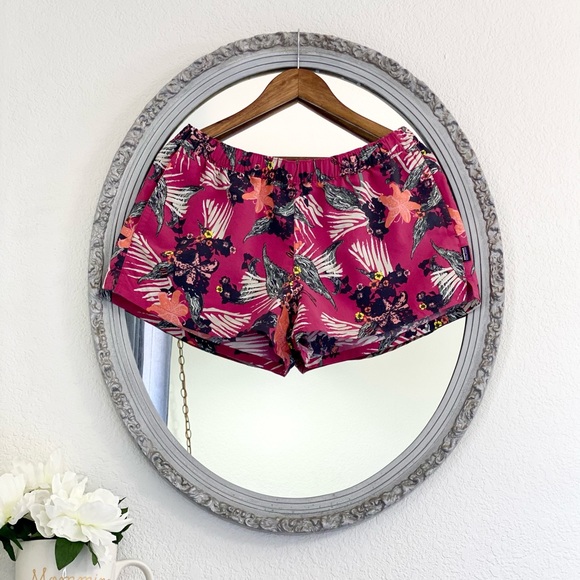 Patagonia Barely Baggies 2.5” - Picture 8 of 8